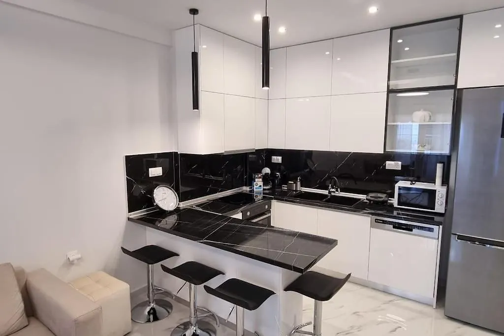 Luxurious Apartment In The Heart Of Thessaloniki contacts